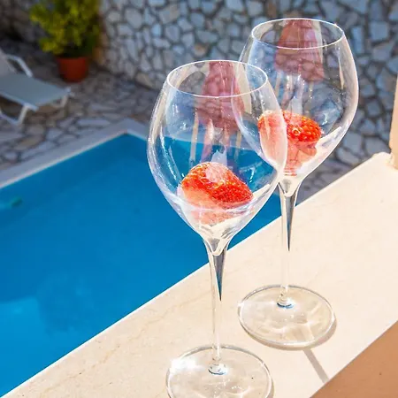 Sotiris Вилла Katavolos