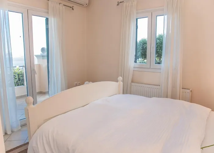 Sotiris Villa Katávolos