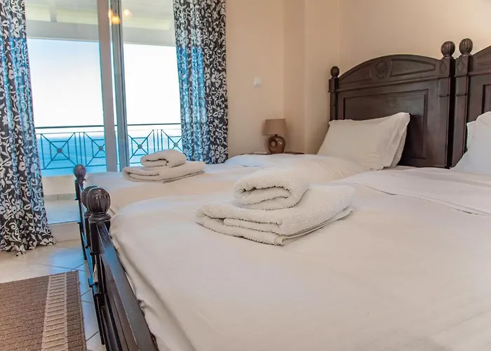 Sotiris Willa Katávolos